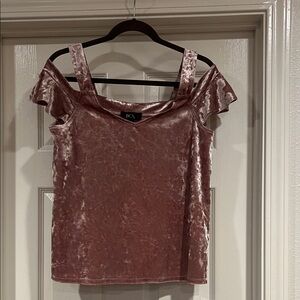 BCX Velvet Cold-Shoulder Camisole in Rose